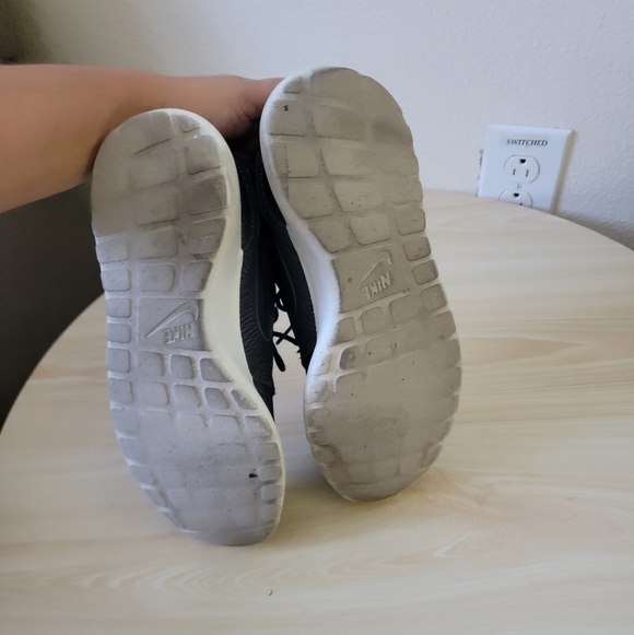 WMNS NIKE ROSHE ONE MOIRE OBSIDIAN/ WHITE/ BRIGHT MANGO size 7.5 - Picture 8 of 11